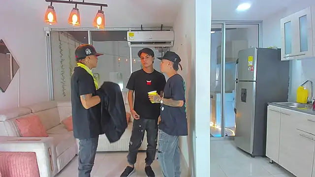 Snapshot of Houseofwarrios chatting on 11/11/25, 05:40 Houseofwarrios online show from 11/11/25, 05:40