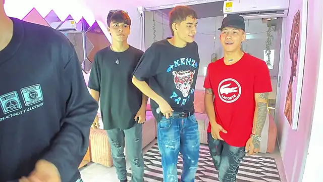 Snapshot of Houseofwarrios chatting on 11/13/25, 06:01 Houseofwarrios online show from 11/13/25, 06:01