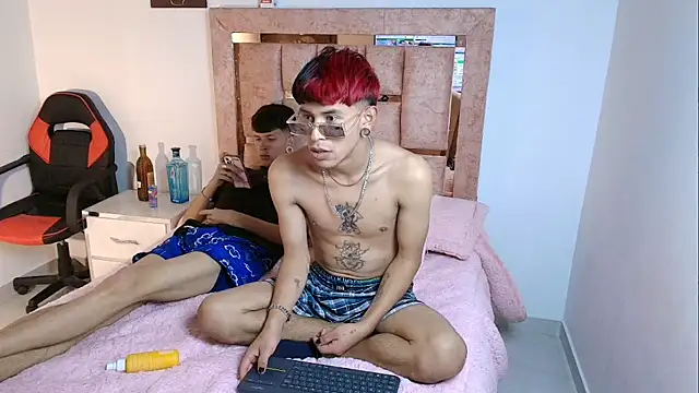 Snapshot of DemianSalvatore chatting on 11/19/25, 10:32 DemianSalvatore online show from 11/19/25, 10:32