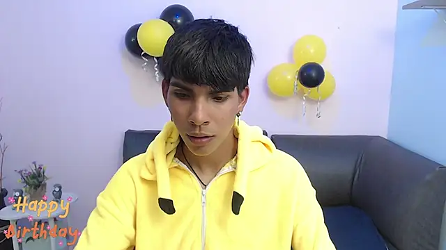 Snapshot of David_925_ chatting on 09/25/25, 05:11 David 925  online show from 09/25/25, 05:11