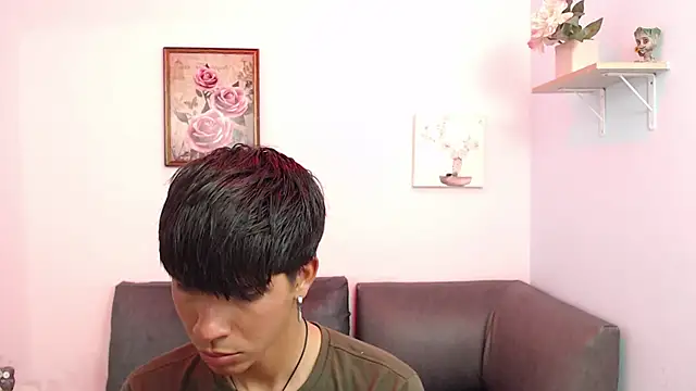 Snapshot of David_925_ chatting on 10/04/25, 04:43 David 925  online show from 10/04/25, 04:43