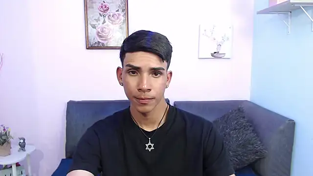 Snapshot of David_925_ chatting on 10/08/25, 04:21 David 925  online show from 10/08/25, 04:21