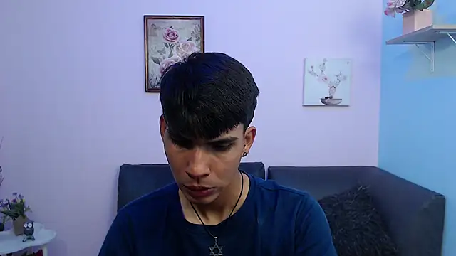 Snapshot of David_925_ chatting on 10/12/25, 04:33 David 925  online show from 10/12/25, 04:33