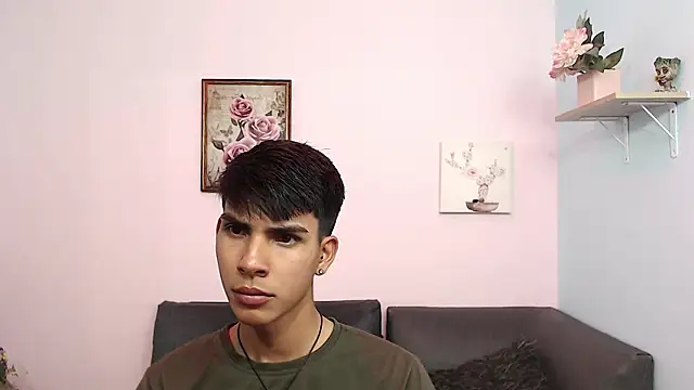 Snapshot of David_925_ chatting on 10/14/25, 04:46 David 925  online show from 10/14/25, 04:46