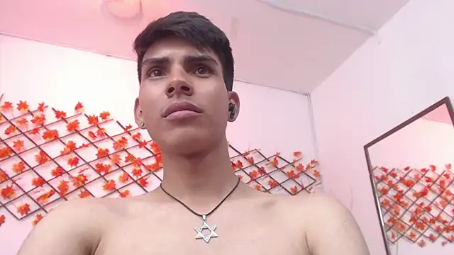 Snapshot of David_925_ chatting on 10/16/25, 08:04 David 925  online show from 10/16/25, 08:04