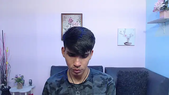 Snapshot of David_925_ chatting on 10/24/25, 07:32 David 925  online show from 10/24/25, 07:32