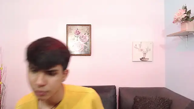 Snapshot of David_925_ chatting on 10/28/25, 03:21 David 925  online show from 10/28/25, 03:21