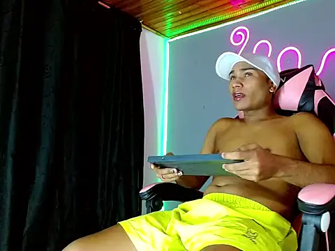 Snapshot of Imperial_lust chatting on 09/21/25, 05:31 Imperial lust online show from 09/21/25, 05:31