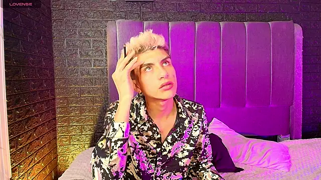 Snapshot of Erick_Velveth chatting on 11/07/25, 09:15 Erick Velveth online show from 11/07/25, 09:15