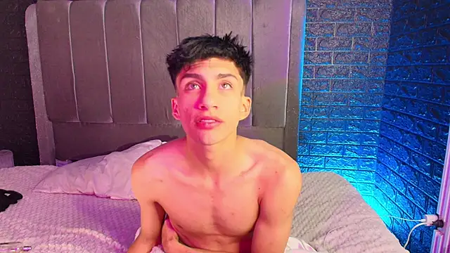 Snapshot of Erick_Velveth chatting on 11/23/25, 05:29 Erick Velveth online show from 11/23/25, 05:29