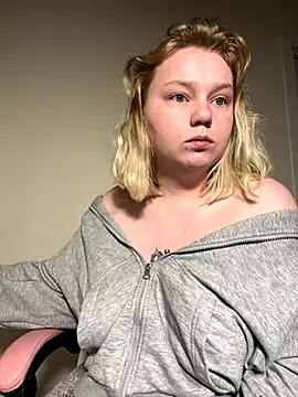 Snapshot of lame_cat chatting on 09/21/25, 12:01 lame cat online show from 09/21/25, 12:01