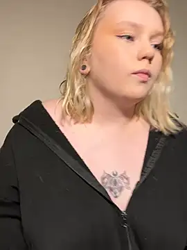 Snapshot of lame_cat chatting on 09/22/25, 08:11 lame cat online show from 09/22/25, 08:11