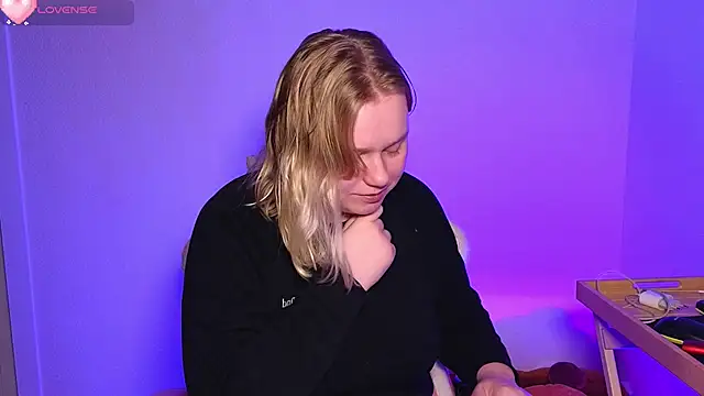 Snapshot of lame_cat chatting on 09/26/25, 12:14 lame cat online show from 09/26/25, 12:14