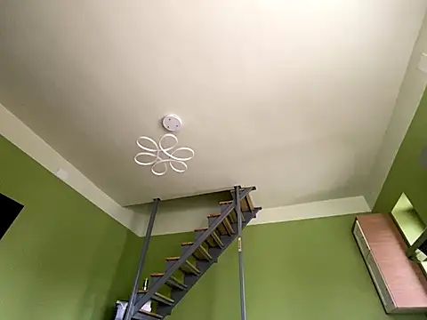 Snapshot of milky_mommy_getsfucked chatting on 11/17/25, 10:21 milky mommy getsfucked online show from 11/17/25, 10:21