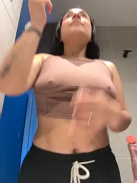 Snapshot of amyross_s1 chatting on 09/25/25, 06:17 amyross s1 online show from 09/25/25, 06:17