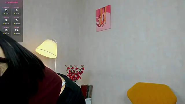 Snapshot of _DarknessQueen chatting on 10/05/25, 12:47 DarknessQueen online show from 10/05/25, 12:47