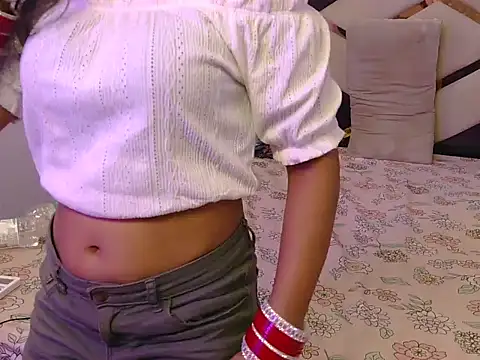 Lovelyy-couple online show from 10/19/25, 07:09