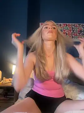 Snapshot of sabrinamasson chatting on 10/28/25, 03:14 sabrinamasson online show from 10/28/25, 03:14