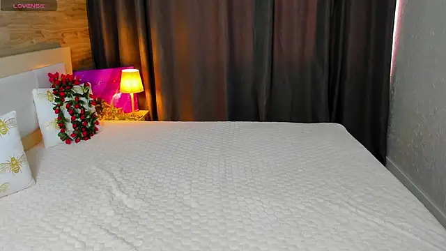 Snapshot of Alisa_Glamour chatting on 09/29/25, 12:32 Alisa Glamour online show from 09/29/25, 12:32