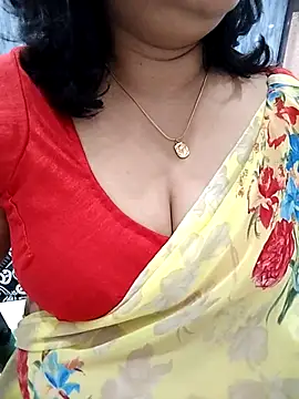 divya-jannu online show from 10/14/25, 05:36