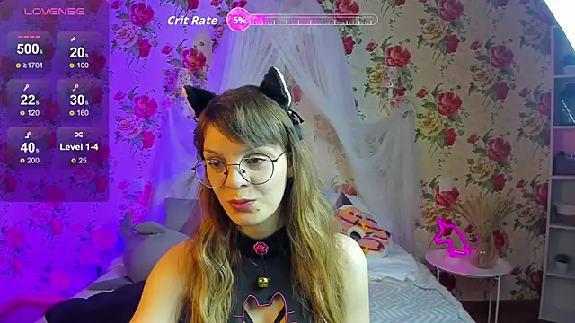 Snapshot of GinaJohnson_ chatting on 10/27/25, 04:22 GinaJohnson  online show from 10/27/25, 04:22