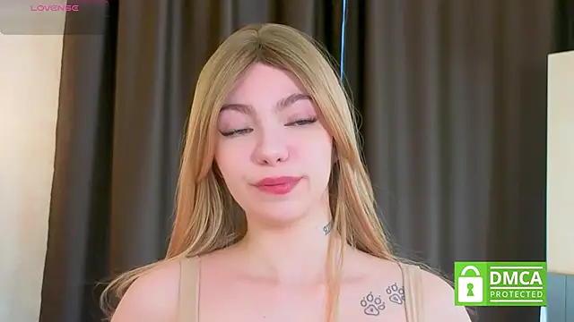 EmilyZortea online show from 10/15/25, 08:36