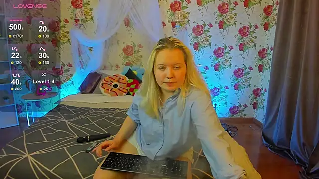 Snapshot of RoseThomas_ chatting on 11/20/25, 07:30 RoseThomas online show from 11/20/25, 07:30