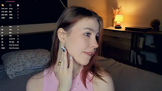 MaliaBourraine online show from 12/04/25, 07:17