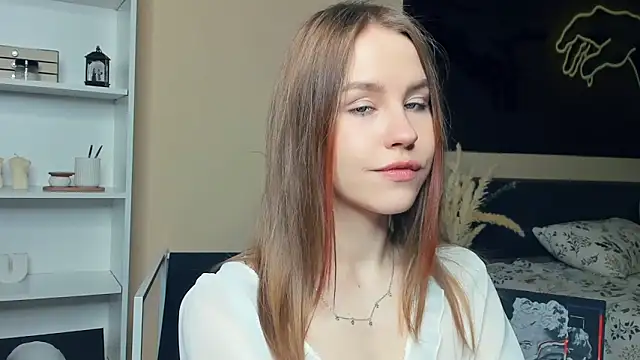 MaliaBourraine online show from 05/13/26, 07:17
