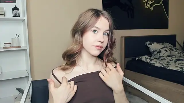 MaliaBourraine online show from 06/01/26, 07:21