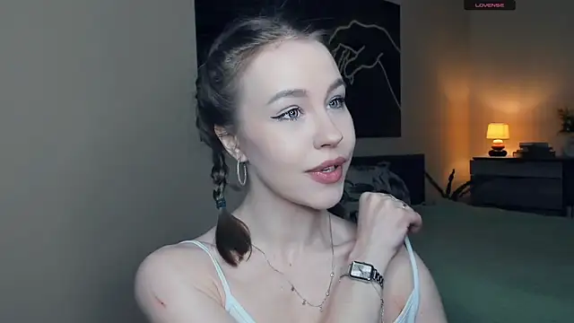 MaliaBourraine online show from 06/06/26, 07:24