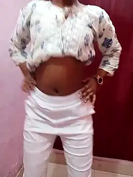 Snapshot of pari_rani7 chatting on 11/01/25, 03:52 pari rani7 online show from 11/01/25, 03:52