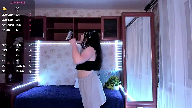 Snapshot of MandaDestiche chatting on 11/02/25, 05:26 MandaDestiche online show from 11/02/25, 05:26