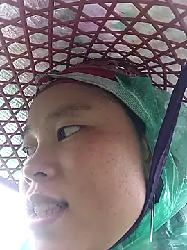 Snapshot of clara-cute chatting on 09/30/25, 12:59 clara-cute online show from 09/30/25, 12:59