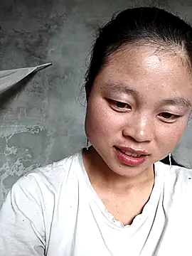 Snapshot of clara-cute chatting on 10/04/25, 04:43 clara-cute online show from 10/04/25, 04:43