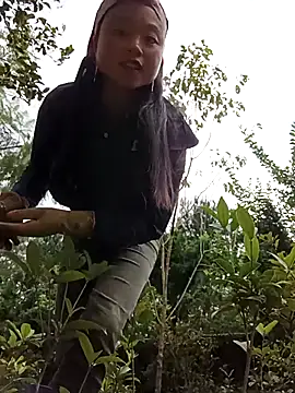 Snapshot of clara-cute chatting on 10/09/25, 01:25 clara-cute online show from 10/09/25, 01:25