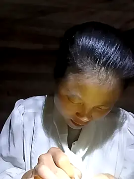 Snapshot of clara-cute chatting on 10/09/25, 01:31 clara-cute online show from 10/09/25, 01:31