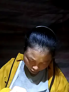 Snapshot of clara-cute chatting on 10/10/25, 09:25 clara-cute online show from 10/10/25, 09:25