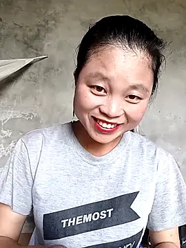 Snapshot of clara-cute chatting on 10/12/25, 04:55 clara-cute online show from 10/12/25, 04:55