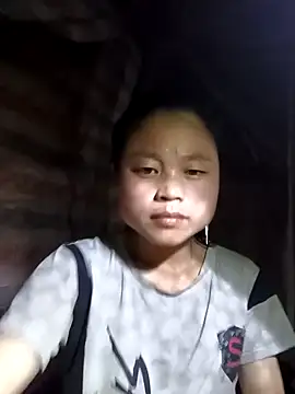 Snapshot of clara-cute chatting on 10/17/25, 12:41 clara-cute online show from 10/17/25, 12:41