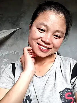 Snapshot of clara-cute chatting on 10/19/25, 04:46 clara-cute online show from 10/19/25, 04:46