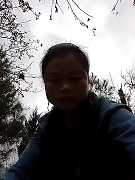 Snapshot of clara-cute chatting on 10/31/25, 01:39 clara-cute online show from 10/31/25, 01:39