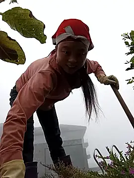 Snapshot of clara-cute chatting on 11/05/25, 12:21 clara-cute online show from 11/05/25, 12:21