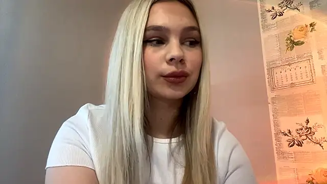 KylaCincotta online show from 09/24/25, 07:23
