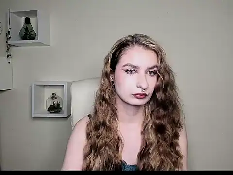 NinaBlond1 online show from 10/29/25, 06:37