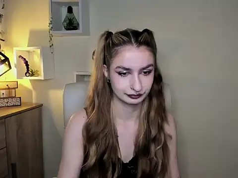 NinaBlond1 online show from 11/21/25, 06:34