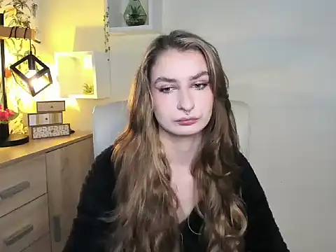 NinaBlond1 online show from 11/28/25, 06:38