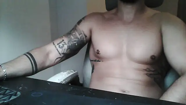 Snapshot of yourfantasy777 chatting on 09/29/25, 07:30 yourfantasy777 online show from 09/29/25, 07:30