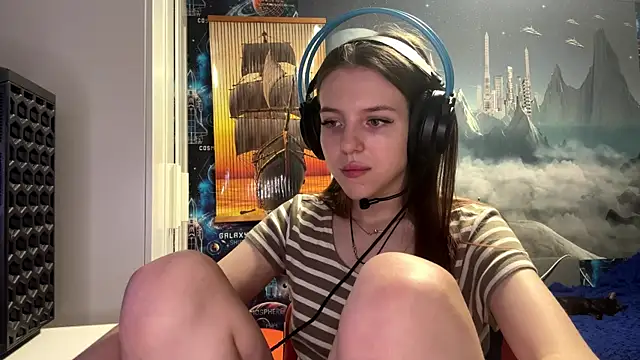 Snapshot of Elira_Breeze chatting on 11/07/25, 01:55 Elira Breeze online show from 11/07/25, 01:55