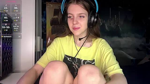 Snapshot of Elira_Breeze chatting on 11/22/25, 12:59 Elira Breeze online show from 11/22/25, 12:59